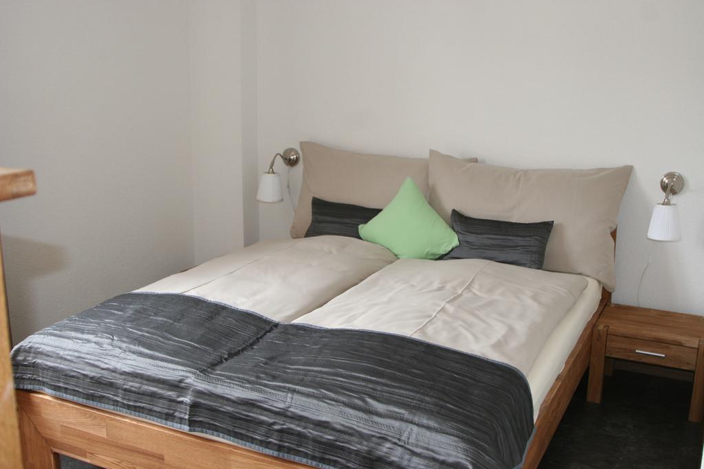 Hotel Garni Frohsinn Uttwil Δωμάτιο φωτογραφία